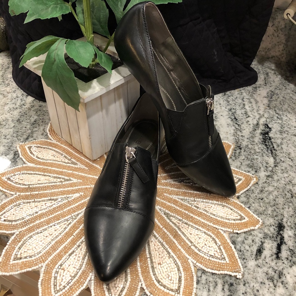 Black leather zip shoes